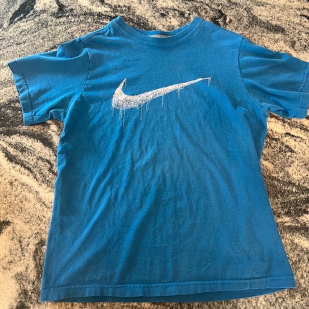 Nike blue 100% cotton t-shirt in a size Kid's Large (L). White Abstract‎ Swoosh